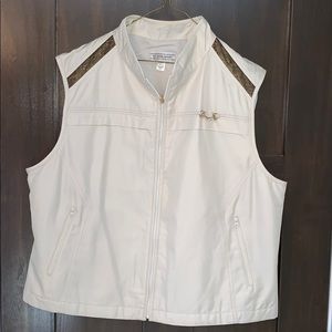 St. John Sport vest